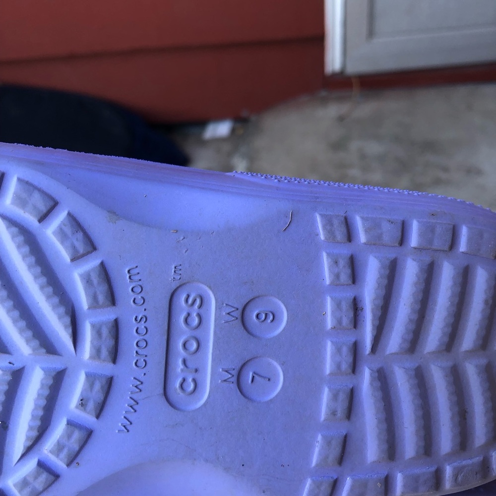Crocs Classic Women’s Flip Flops Solid Digital Violet Size W9 - Picture 13 of 16